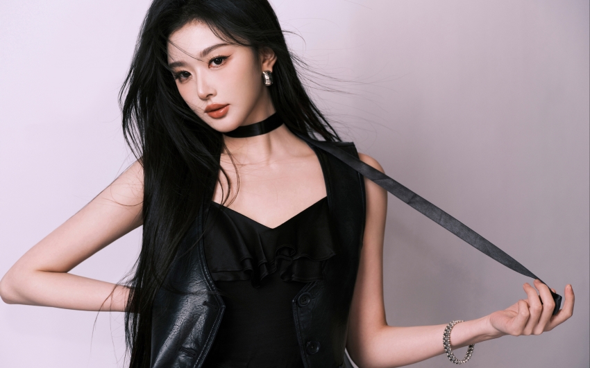 科幻电影《星际穿越》封面